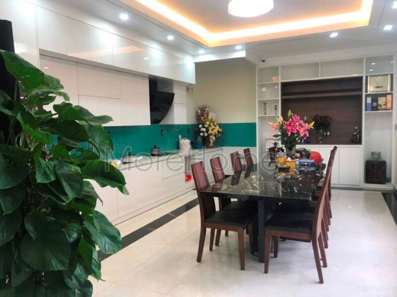 Thi công bàn ăn mặt đá, ghế ăn gỗ tự nhiên bọc da hiện đại tại nhà lô phố phường sở dầu hải phòng